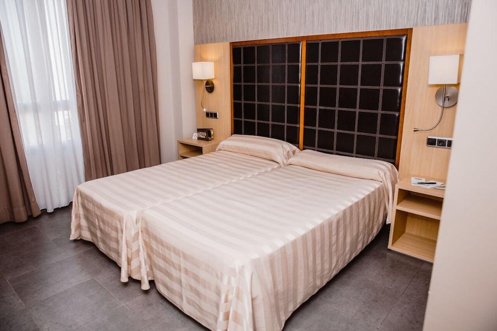 Hotel Salvevir Ejea De Los Caballeros Kültér fotó